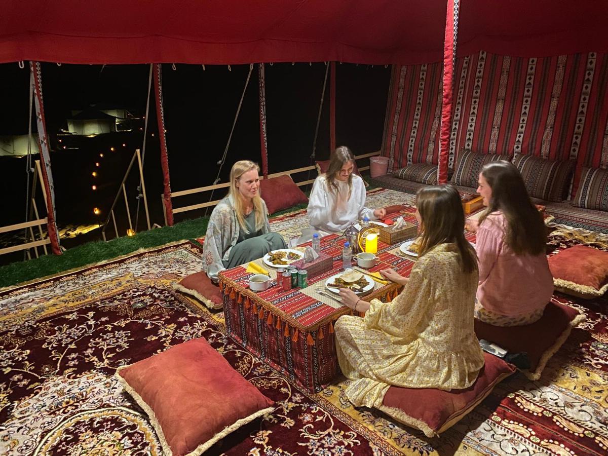 Desert Waves Camp Badīyah Exteriör bild